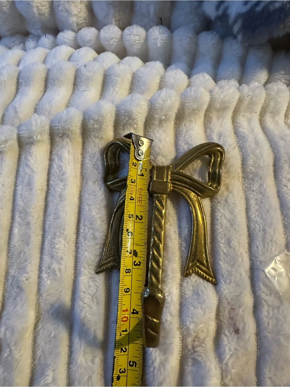 Gold Bow Wall Hook – Elegant Accent for Home